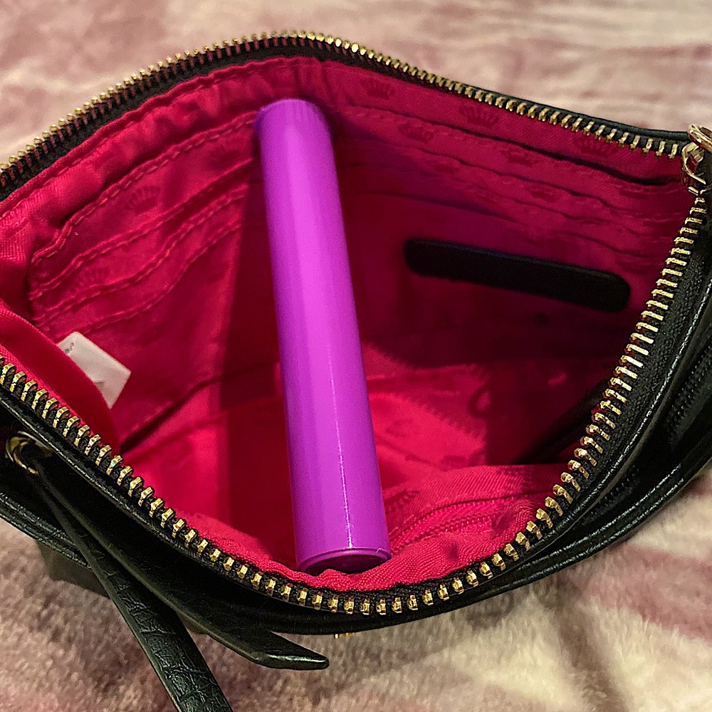 Juicy Couture Wristlet - Picture 6 of 7